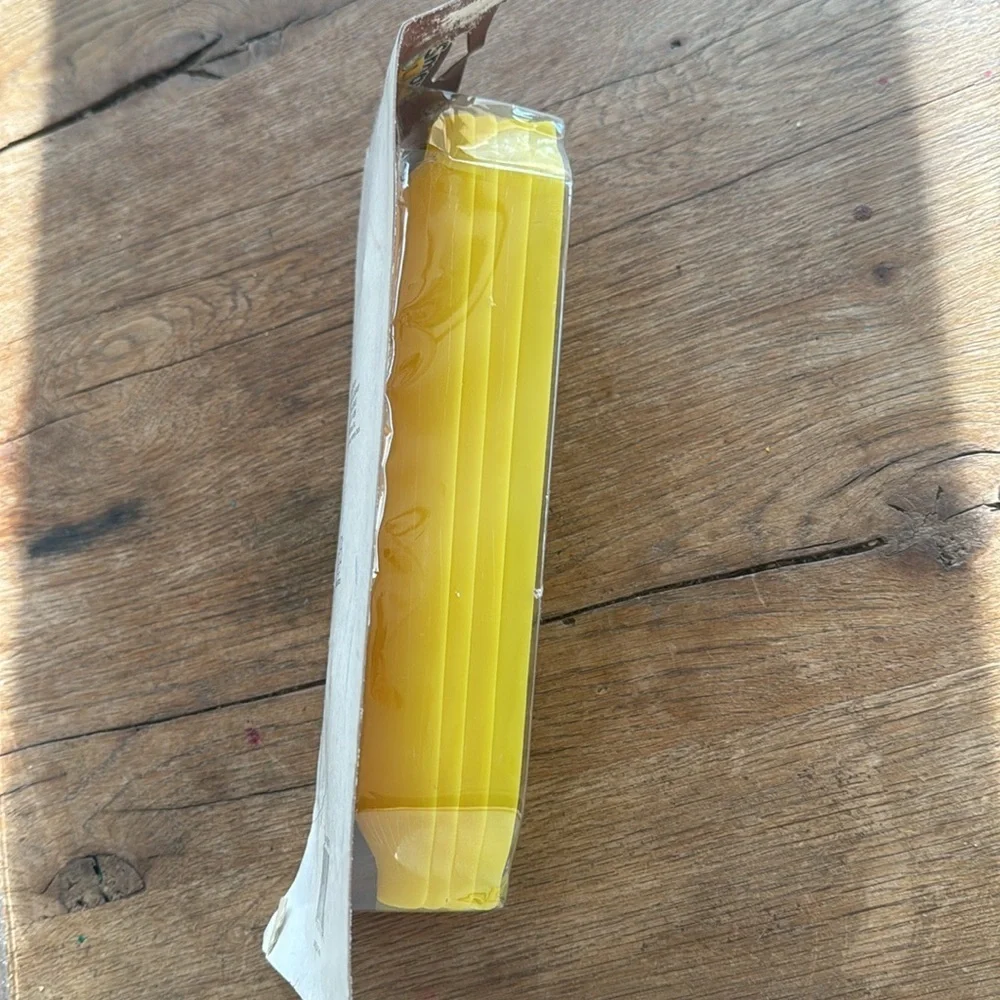 Vintage Smart Living Yellow Corn Holders Set